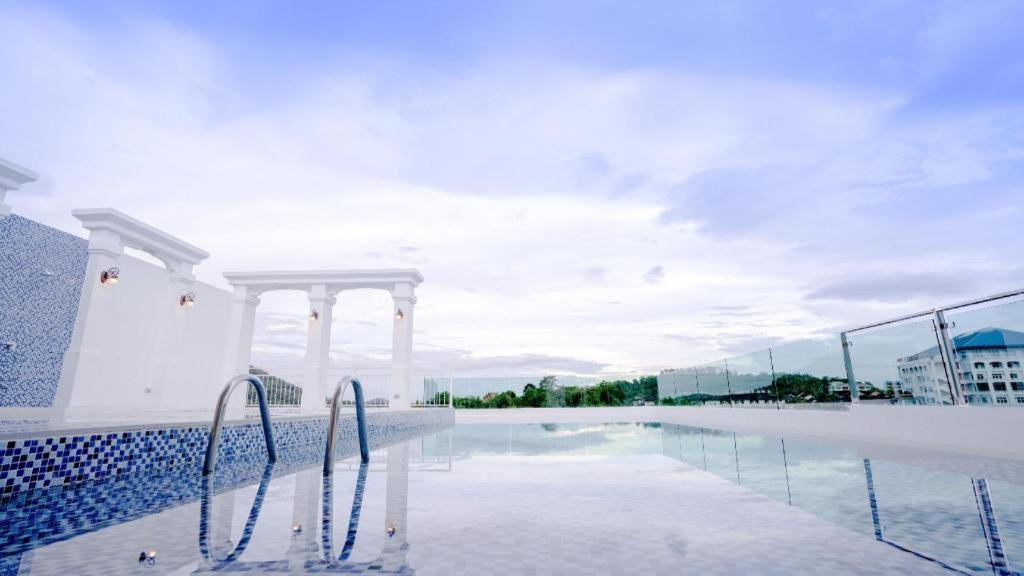 B2 Phuket Premier Hotel Patong Exteriör bild
