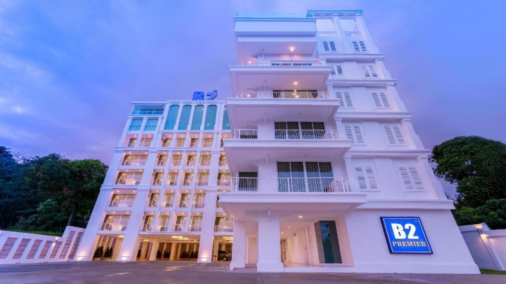B2 Phuket Premier Hotel Patong Exteriör bild